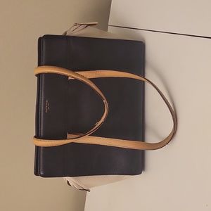 Isaac Mizrahi black / cream shoulder bag purse